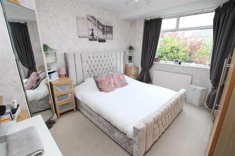 16 Leafield Crescent, Bradford, BD2 3SQ