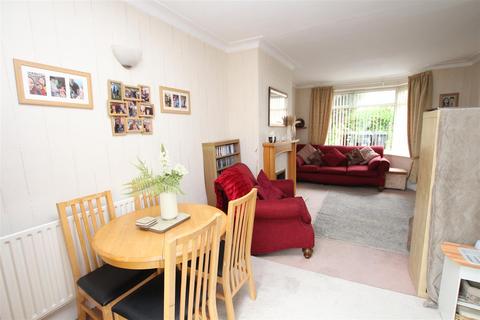 16 Leafield Crescent, Bradford, BD2 3SQ