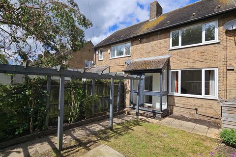 Trenchard Close, Newton