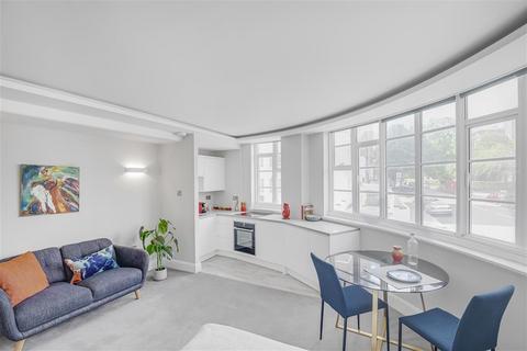 Studio for sale, Sloane Avenue, SW3
