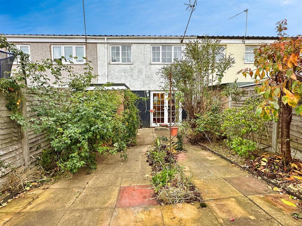 Garden to house