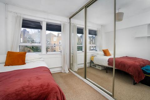 2 bedroom apartment for sale, Queen Margarets Grove, Dalston