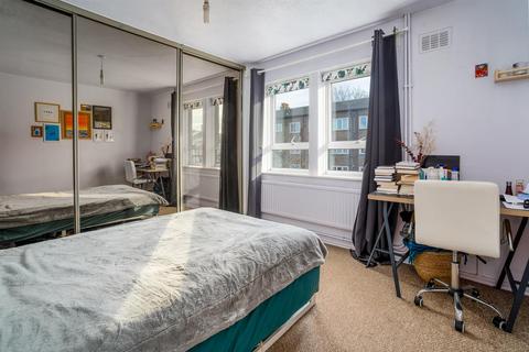 2 bedroom apartment for sale, Queen Margarets Grove, Dalston