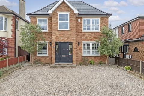 4 bedroom detached house for sale, Westmoreland Avenue, Hornchurch, RM11