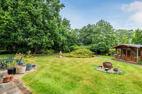4 bedroom detached house for sale, Orchard Close, Edenbridge, Kent