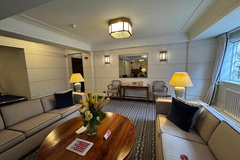 1 bedroom flat to rent, Vicarage Gate, London, W8