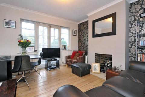 21 Conifers Close, Teddington, TW11 9JG