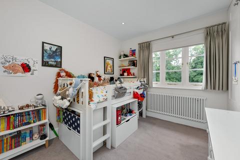 21 Ashley Road, Thames Ditton, KT7 0NH