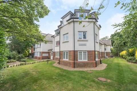 2 bedroom apartment for sale, Broadlands Avenue, Shepperton, TW17
