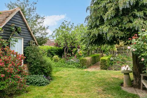 6 bedroom detached house for sale, The Old Cottage, Pooleys Lane, Welham Green, AL9