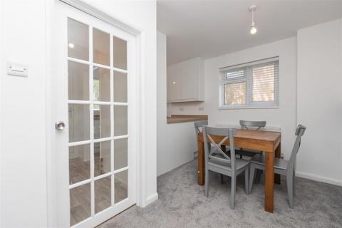 17 Bellevue Close, Bristol, BS15 9UY