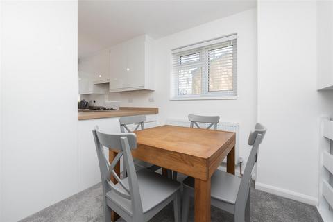 17 Bellevue Close, Bristol, BS15 9UY