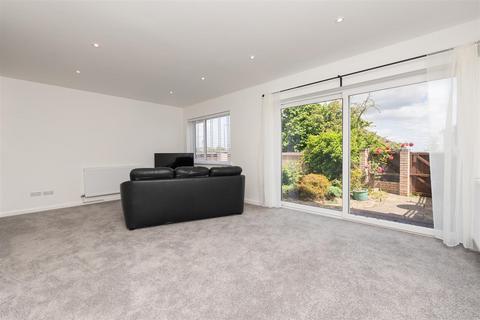 17 Bellevue Close, Bristol, BS15 9UY