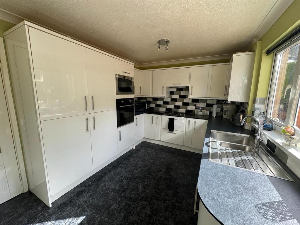 Kitchen/ dining room