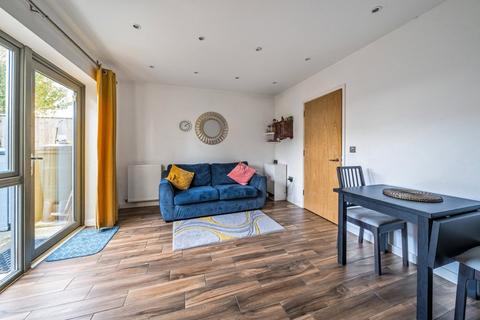 2 bedroom terraced house to rent, Caulfield Gardens, Pinner, HA5