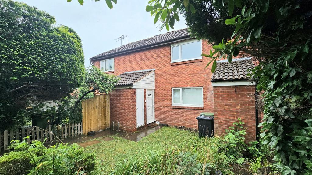 Spacious One-Bedroom First Floor Apartment – No