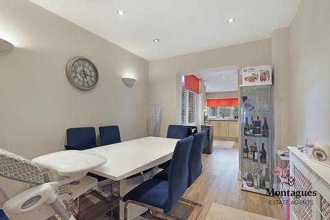 21 Forest Drive, Theydon Bois, Epping, CM16 7HA