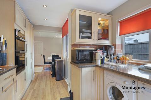 21 Forest Drive, Theydon Bois, Epping, CM16 7HA