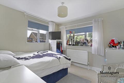 21 Forest Drive, Theydon Bois, Epping, CM16 7HA