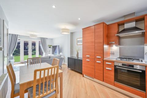 4 Canterbury Close, Worcester Park, KT4 8GR
