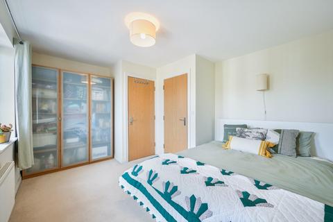 4 Canterbury Close, Worcester Park, KT4 8GR