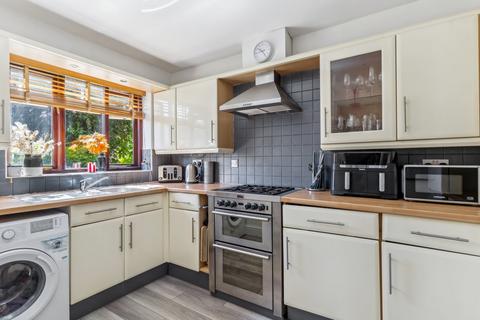 3 Blacksmiths Close, Stotfold, Hitchin, SG5 4QR