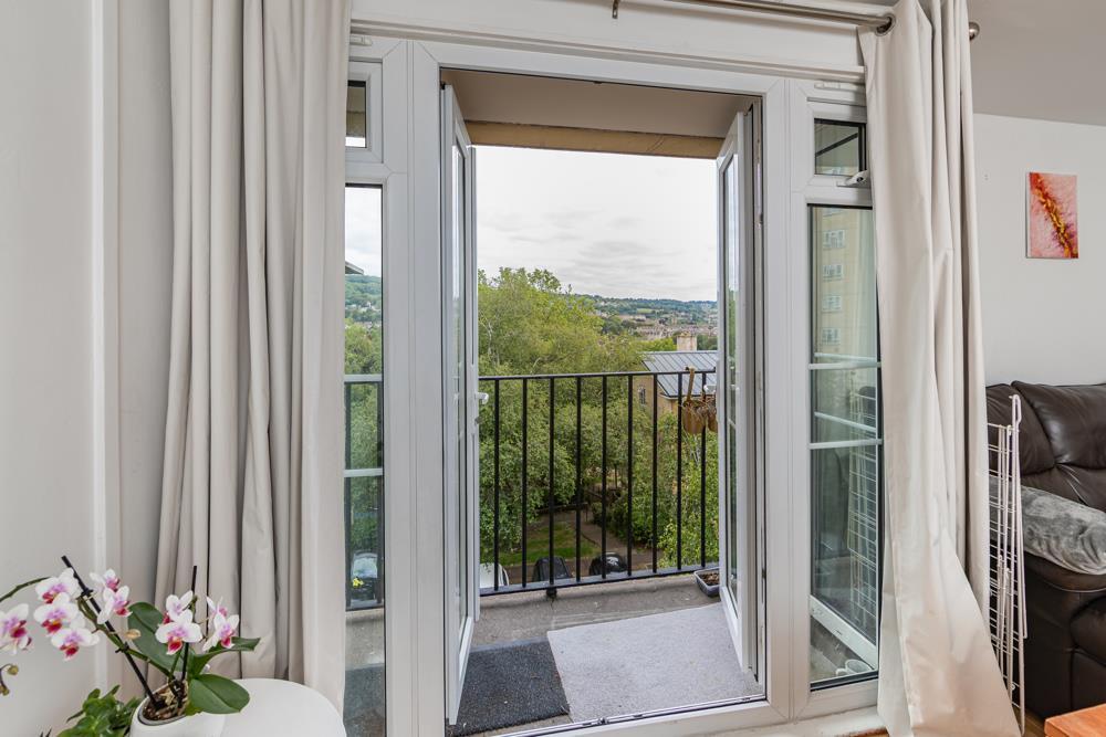 44 Saffron Court Bath BA1 6 DF-3.jpg