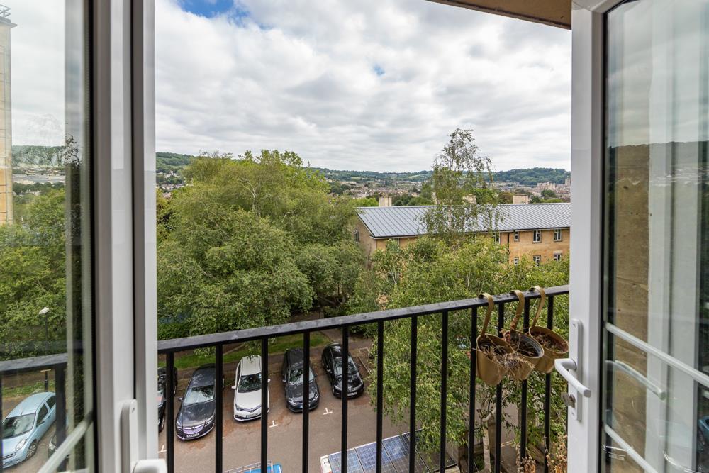 44 Saffron Court Bath BA1 6 DF-4.jpg