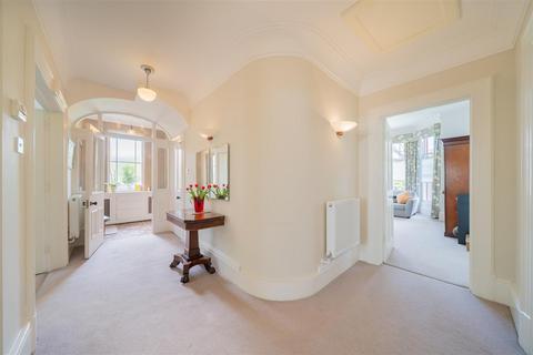 2 bedroom flat for sale, The Oatlands, West Kirby