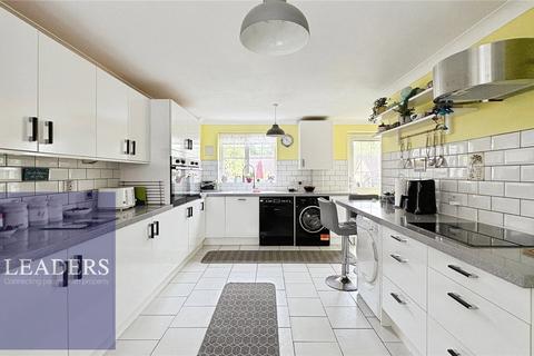 18 Beech Avenue, Halstead, CO9 2TR