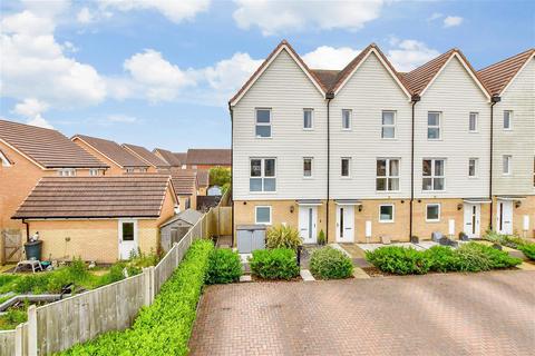 28 Beaton Avenue, Wick, Littlehampton, BN17 7SL