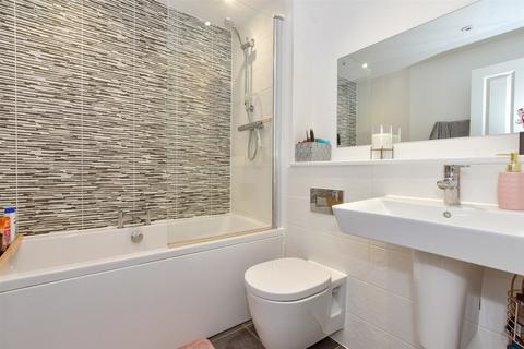 28 Beaton Avenue, Wick, Littlehampton, BN17 7SL