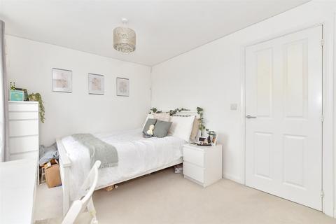 28 Beaton Avenue, Wick, Littlehampton, BN17 7SL