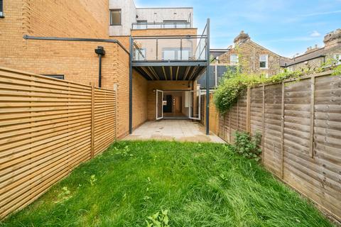2 bedroom flat for sale, Dagmar Road, Stroud Green, N4