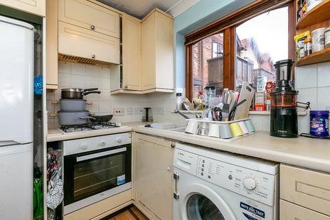 33 Alpine View, Carshalton, SM5 3QJ