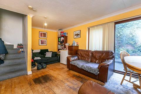 33 Alpine View, Carshalton, SM5 3QJ