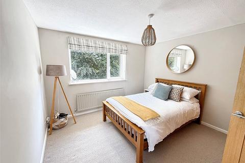 11 Cotes Avenue, Poole, BH14 0ND