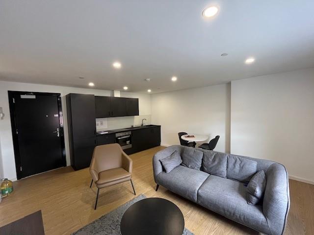 Lounge kitchen 44.jpg