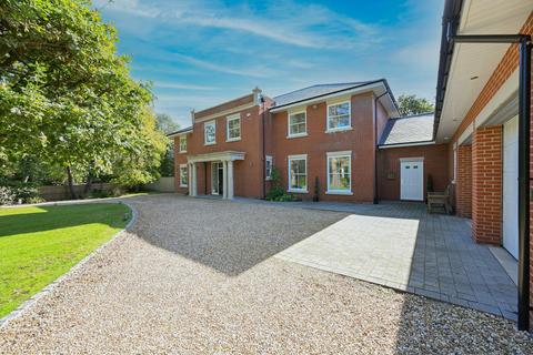 6 bedroom detached house for sale, Avon Castle Drive, Ringwood, BH24