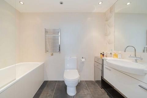 19 The Quadrangle, London, SW10 0UG