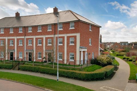 4 bedroom end of terrace house for sale, Beacon Avenue, Kings Hill, ME19 4QL