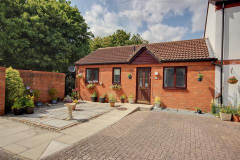 2 bedroom semi-detached bungalow for sale, Butt Lane, Beverley
