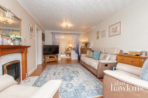 3 bedroom terraced house for sale, Britannia Crescent, Lyneham, Chippenham