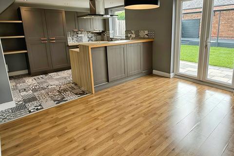 3 bedroom semi-detached house for sale, Grosvenor Crescent, Oadby, LE2