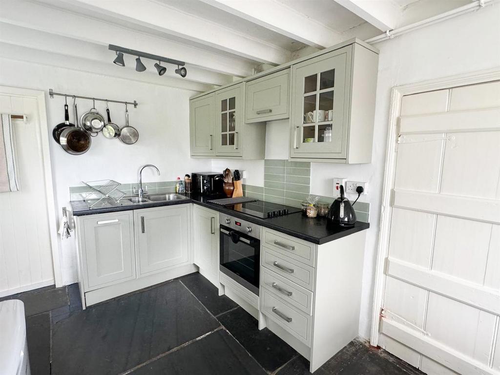 Kitchen/ dining room