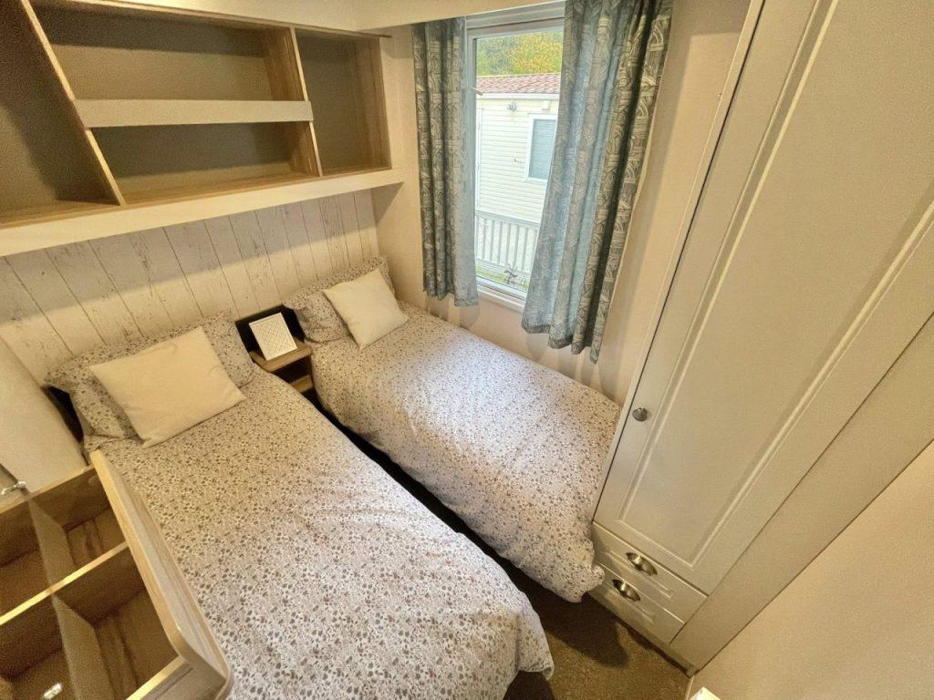 Swift Ardennes Twin Room.jpg
