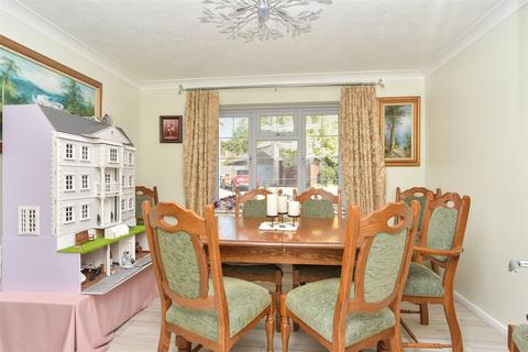 4 bedroom detached house for sale, Pavilion Drive, Sittingbourne ME10
