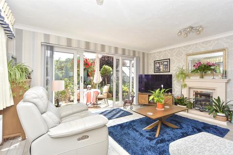 4 bedroom detached house for sale, Pavilion Drive, Sittingbourne ME10