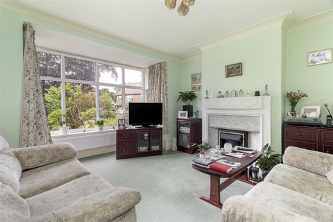4 bedroom semi-detached house for sale, Nunroyd Lawn, Leeds