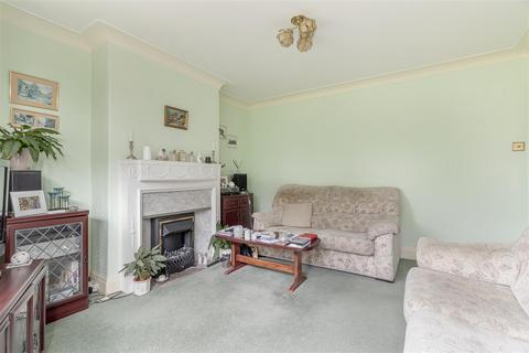4 bedroom semi-detached house for sale, Nunroyd Lawn, Leeds